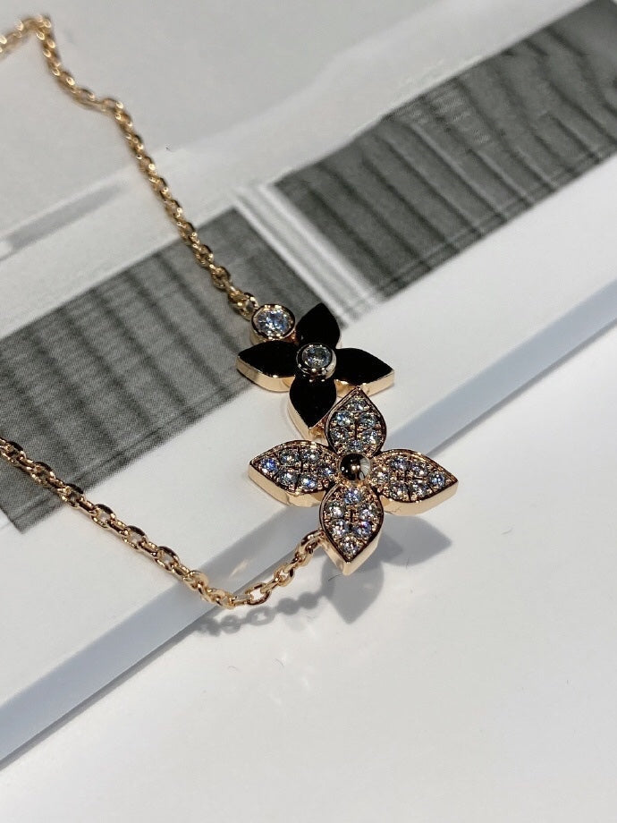 DOUBLE STAR DIAMOND NECKALCE