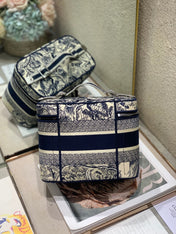 SMALL 25 VANITY CASE IN BLACK MONOGRAM OBLIQUE JACQUARD