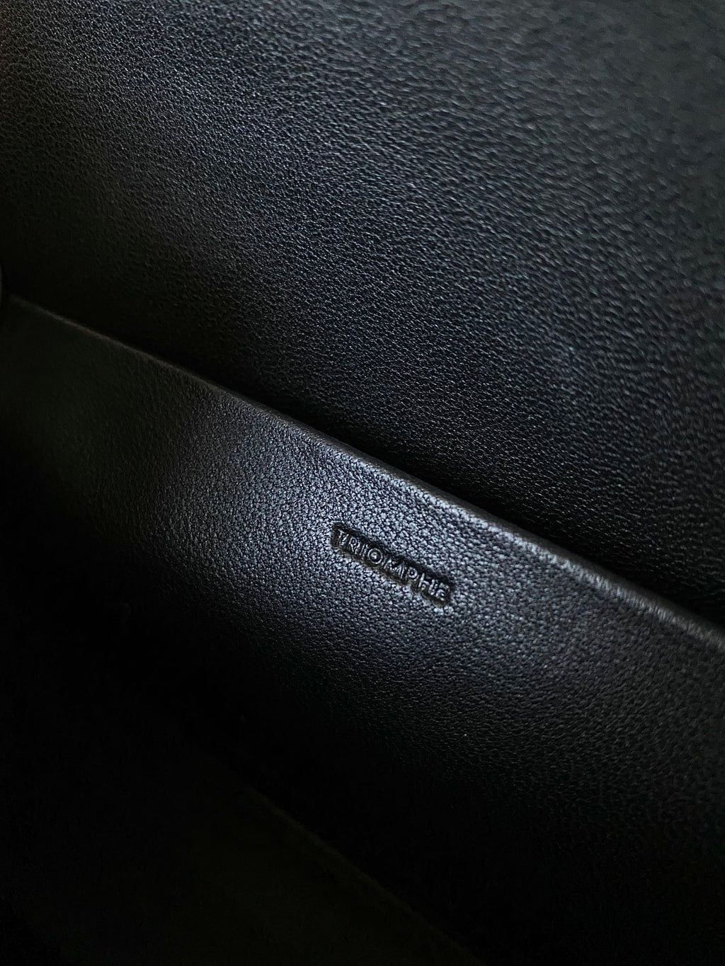 20 CHAIN EMBOSSED ARMPIT BAG FULL BLACK CALFSKIN