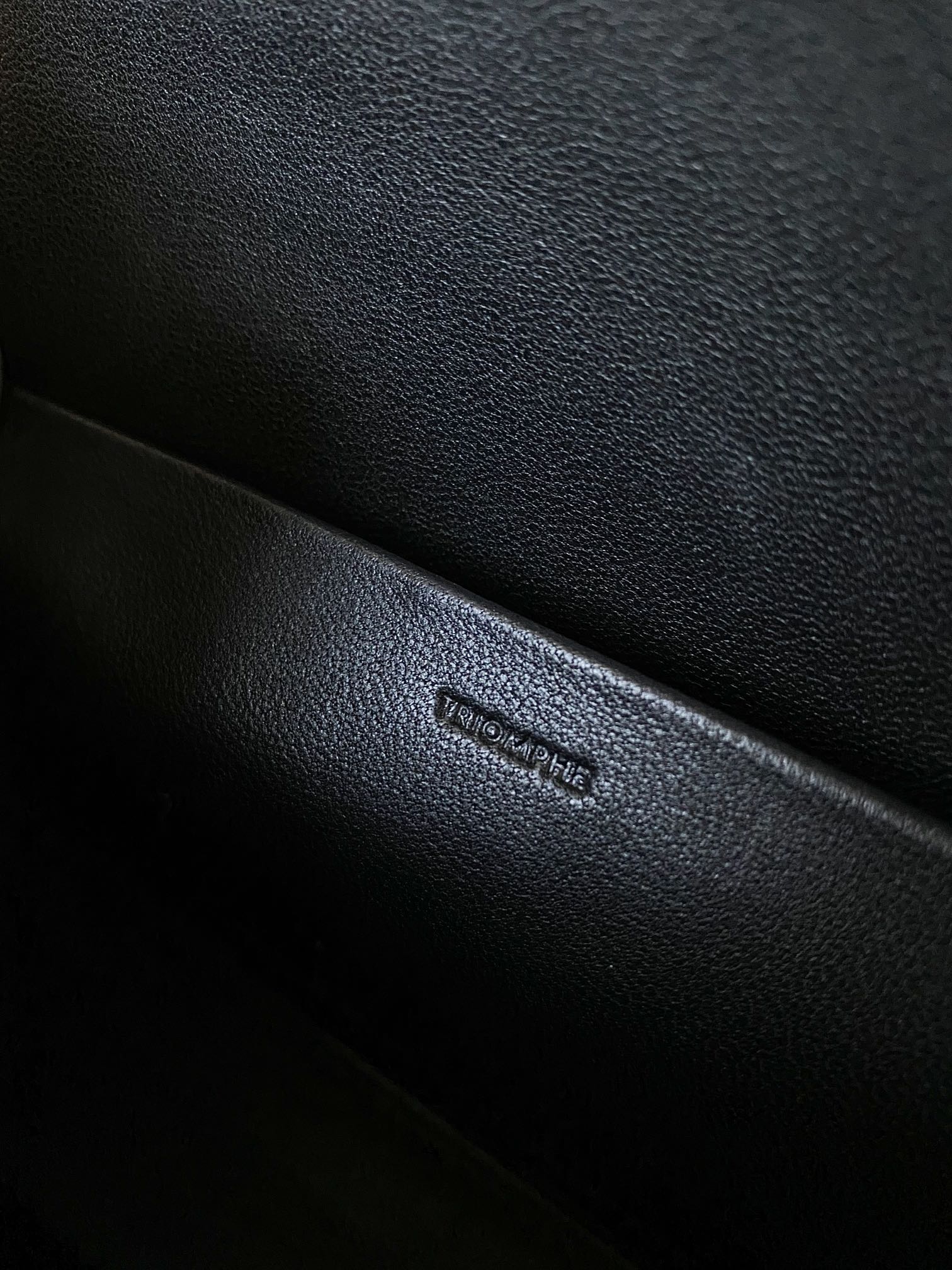 20 CHAIN EMBOSSED ARMPIT BAG FULL BLACK CALFSKIN