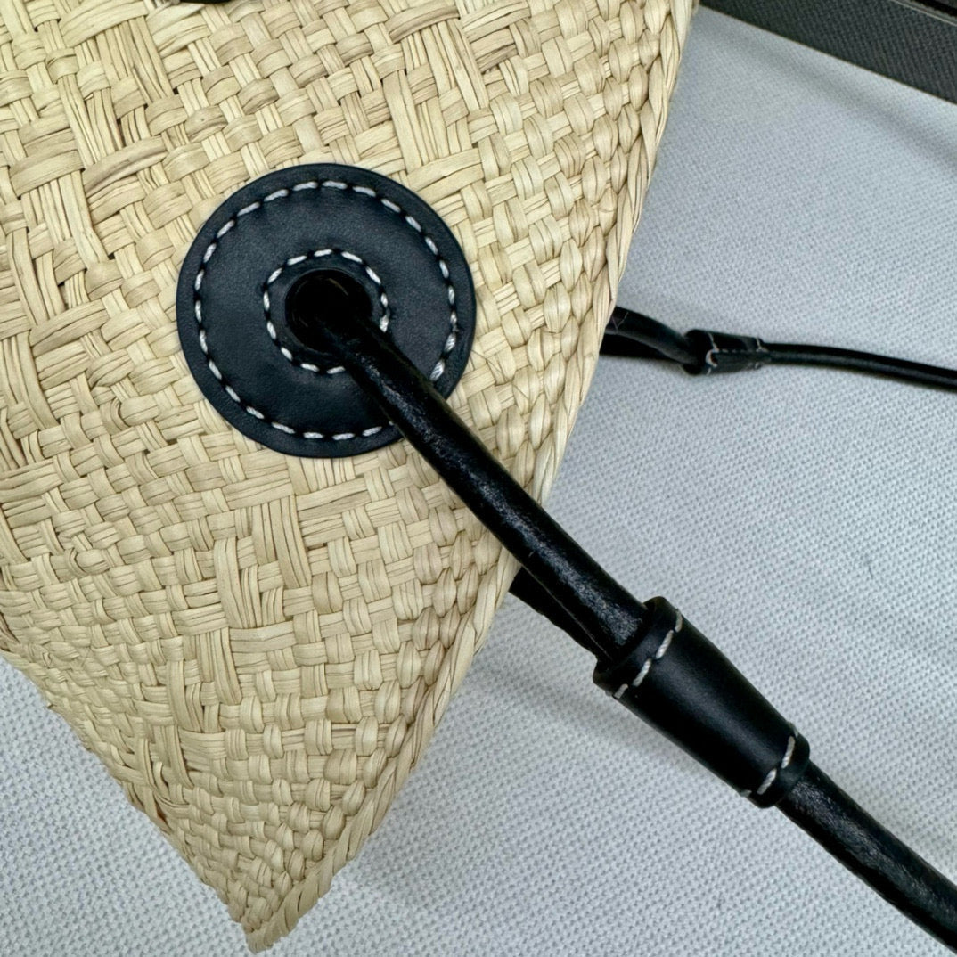 LOE ANAGRAM BASKET RAFFIA BLACK