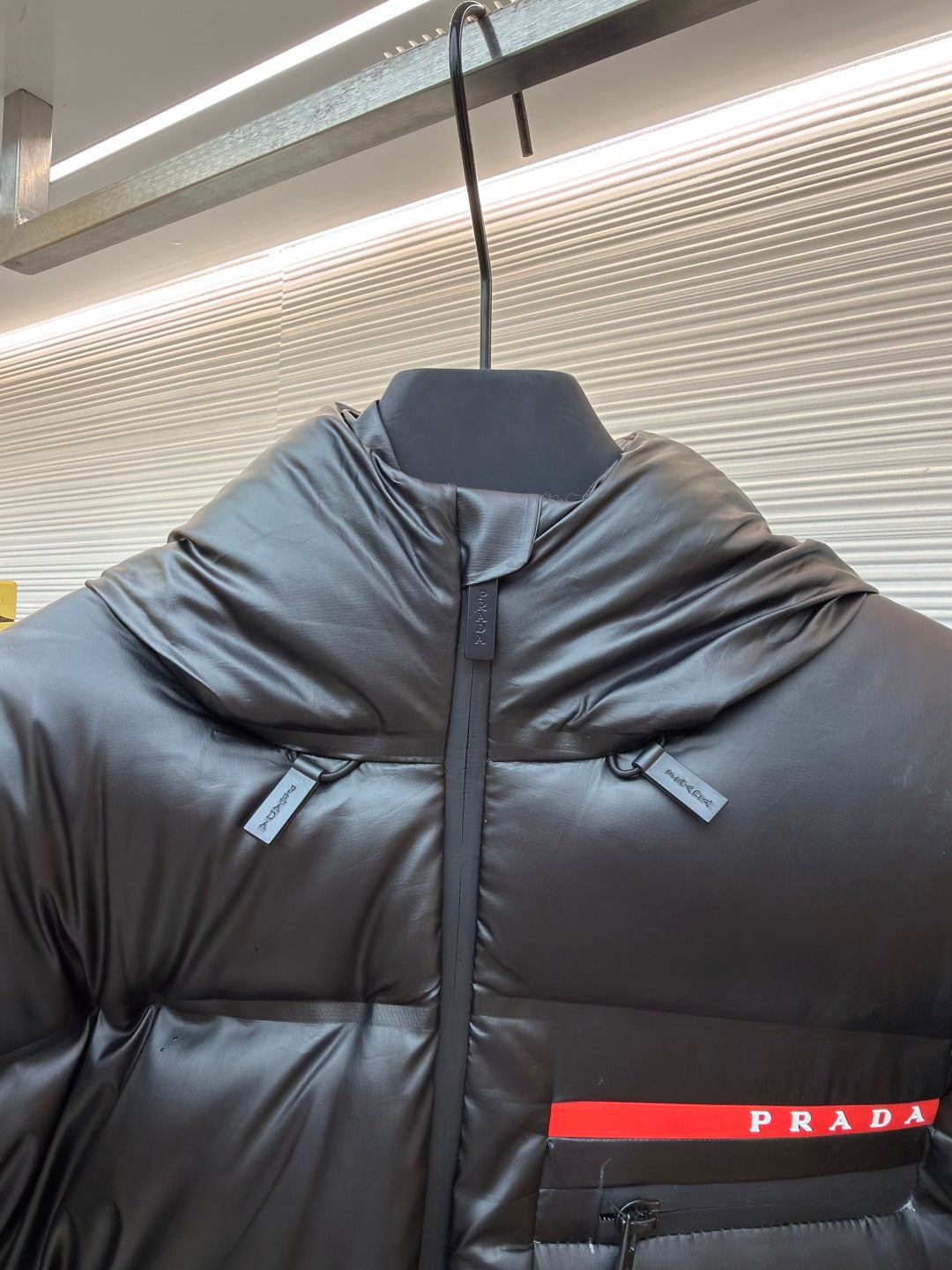 PRADA 25S PUFFER JACKET 543