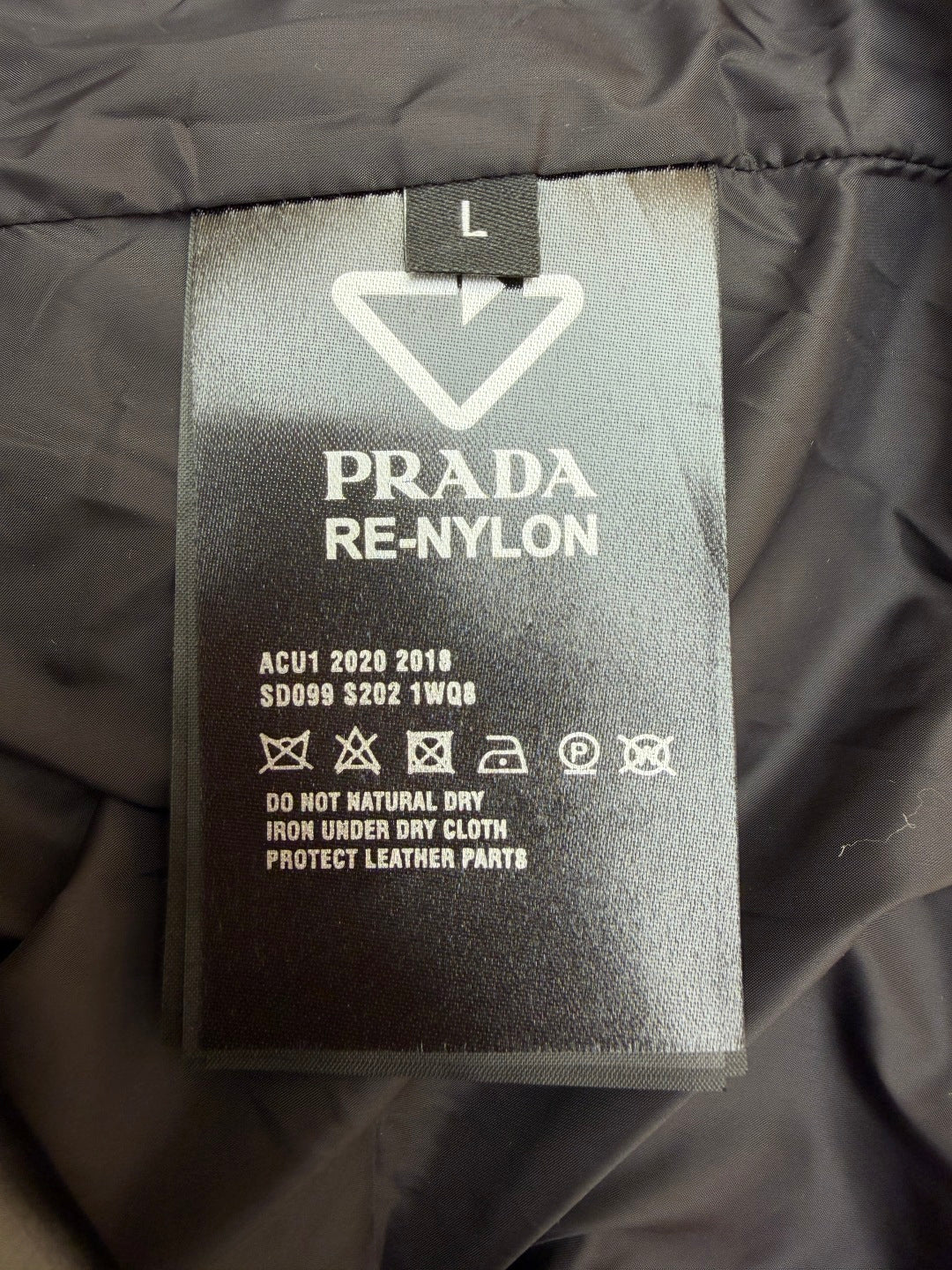 PRADA 25S PUFFER JACKET 543