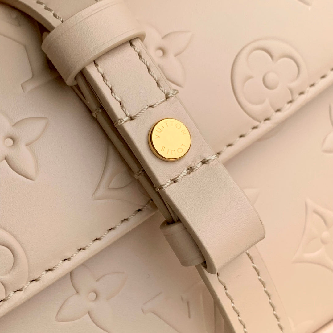 WALLET ON CHAIN IVY 23 IN BEIGE MONOGRAM REVERSE CANVAS EMBOSSED LOGO