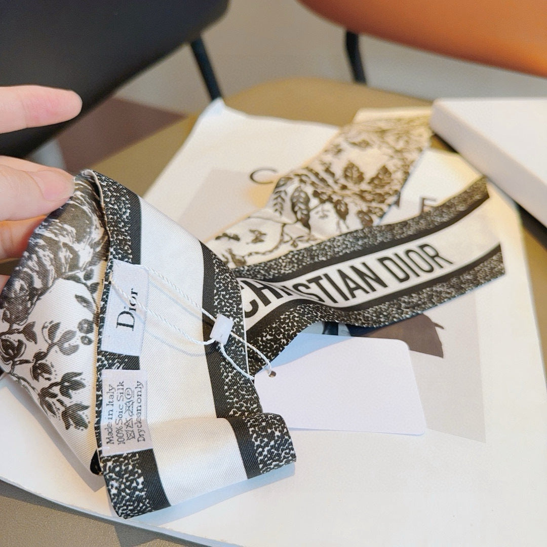 DIOR TWILLY 100 CM IN SILK 714383