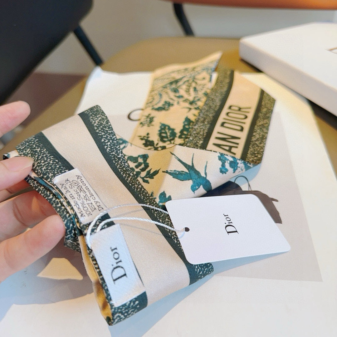 DIOR TWILLY 100 CM IN SILK 714384