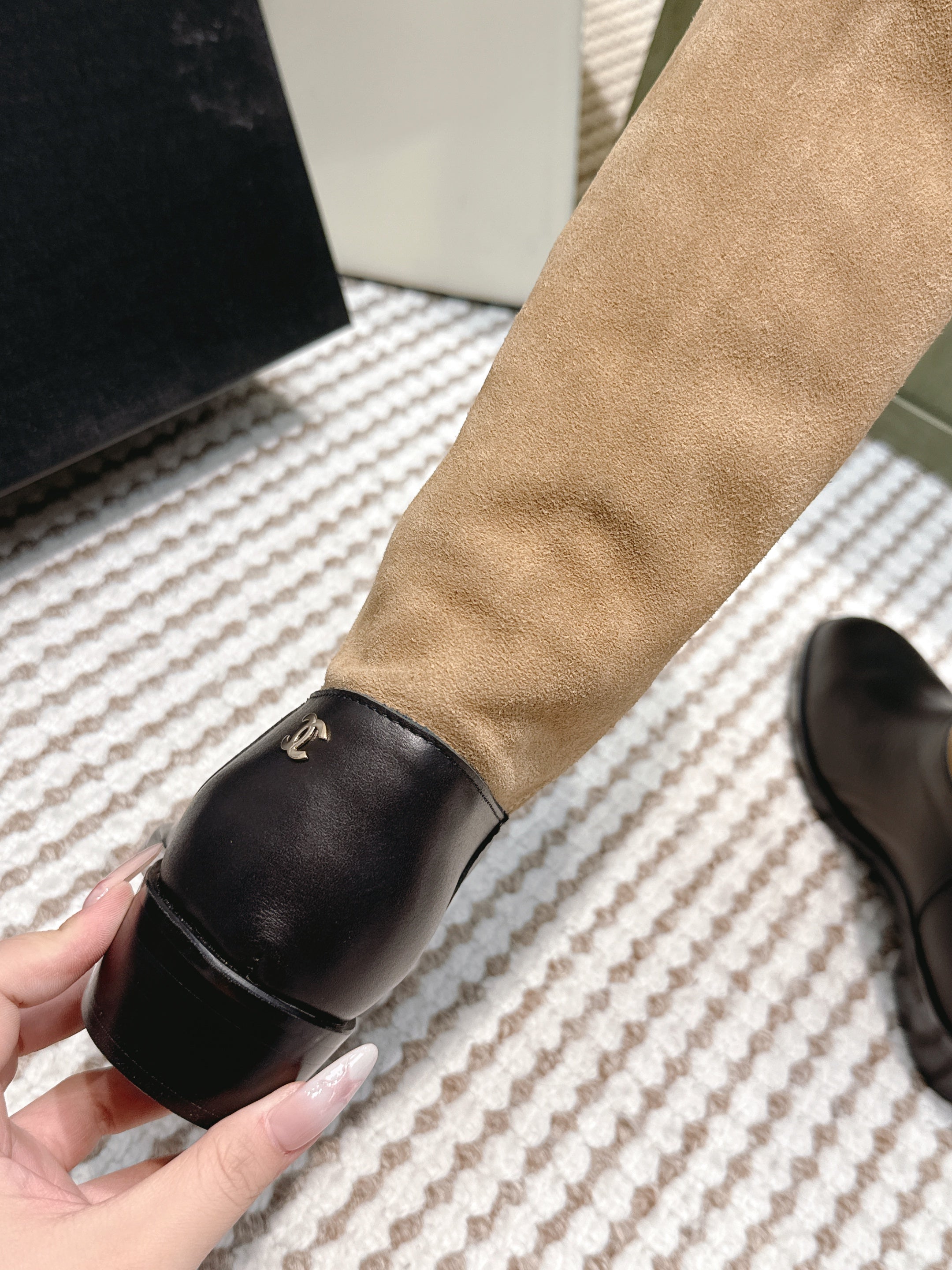 CHANEL 25S KNEE-HIGH BOOTS IN TAN BROWN SUEDE MIX BLACK CALFSKIN