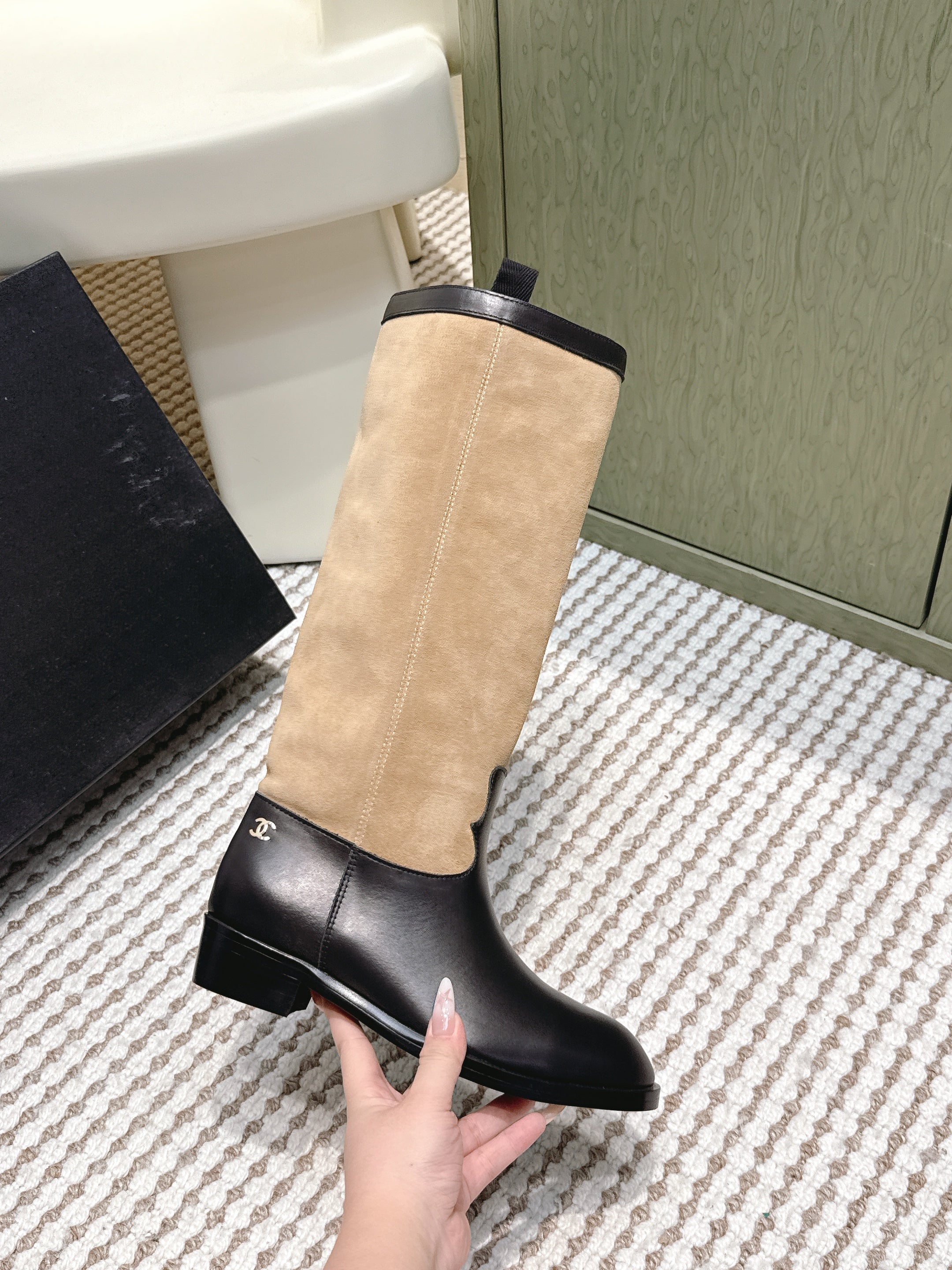 CHANEL 25S KNEE-HIGH BOOTS IN TAN BROWN SUEDE MIX BLACK CALFSKIN