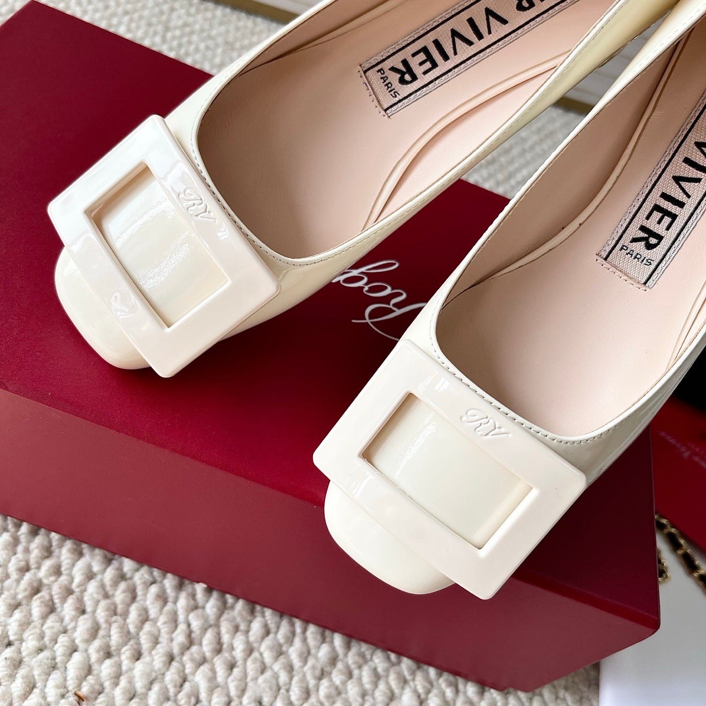 U LOOK BALLERINAS IN WHITE GLOSSY CALFSKIN