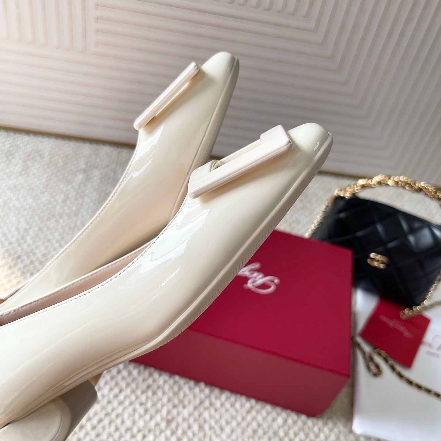 U LOOK BALLERINAS IN WHITE GLOSSY CALFSKIN