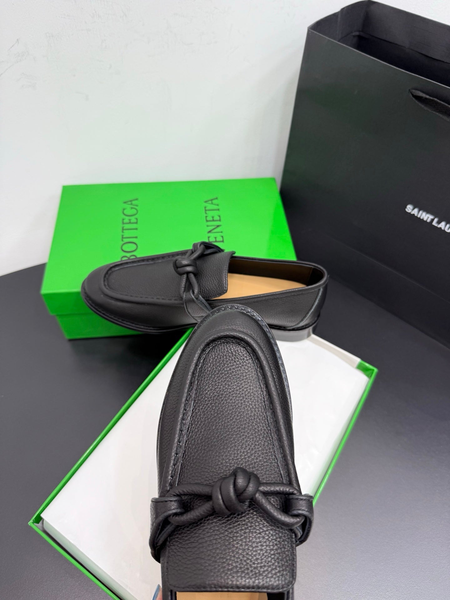 BOTTEGA VENETA 26S LOAFERS IN BLACK GRAINED CALFSKIN