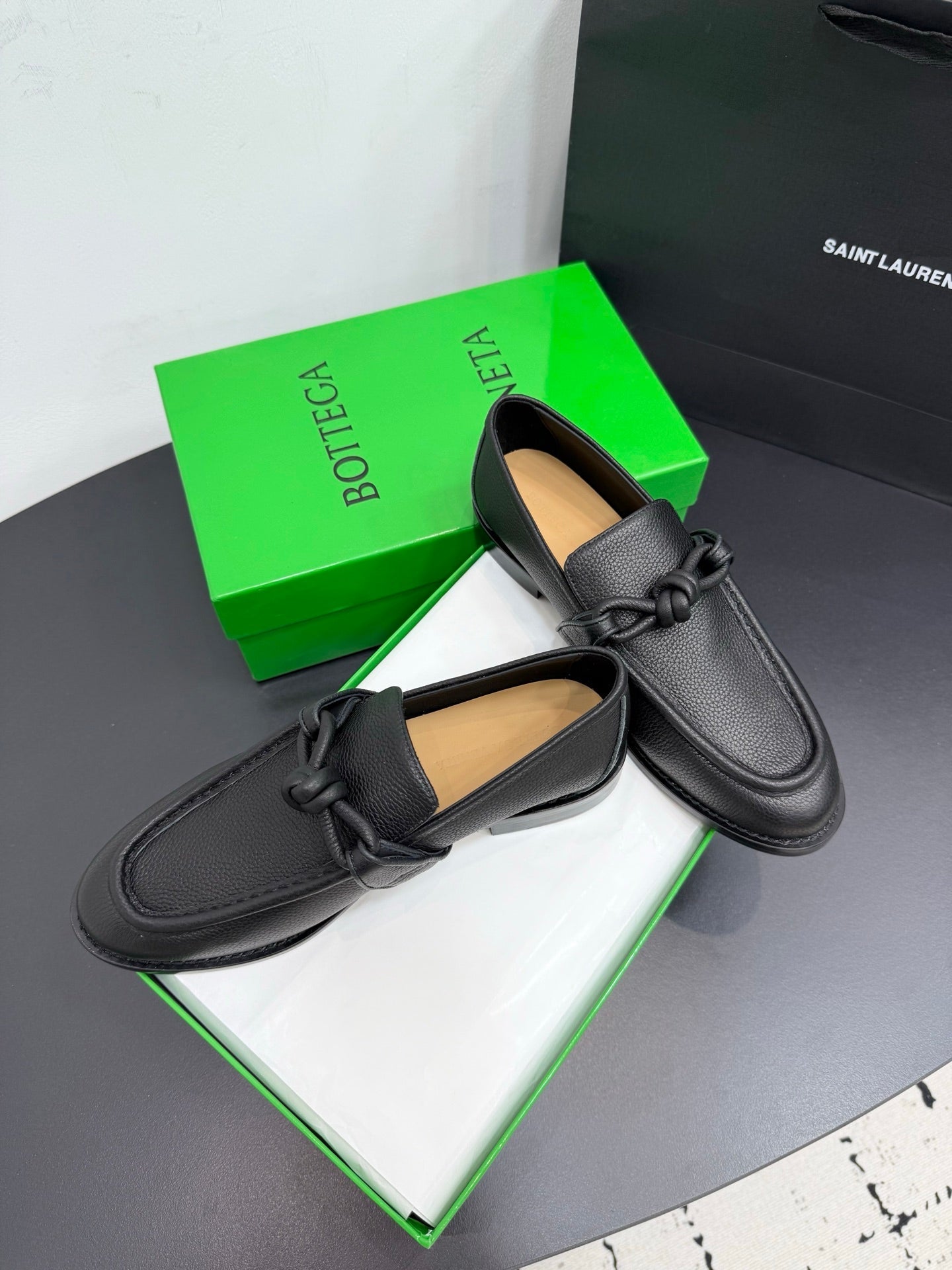 BOTTEGA VENETA 26S LOAFERS IN BLACK GRAINED CALFSKIN
