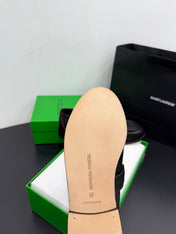 BOTTEGA VENETA 26S LOAFERS IN BLACK GRAINED CALFSKIN