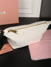 CHAIN SHOULDER BAG 18 IN WHITE FABRIC GOLD HARDWARE