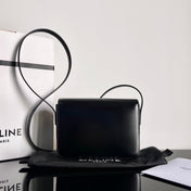 CLASSIQUE TRIOMPHE 22 BLACK SMOOTH CALFSKIN