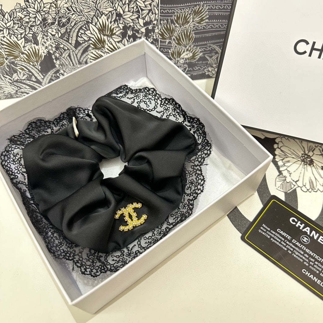 BLACK SILK SCRUNCHIE 432826