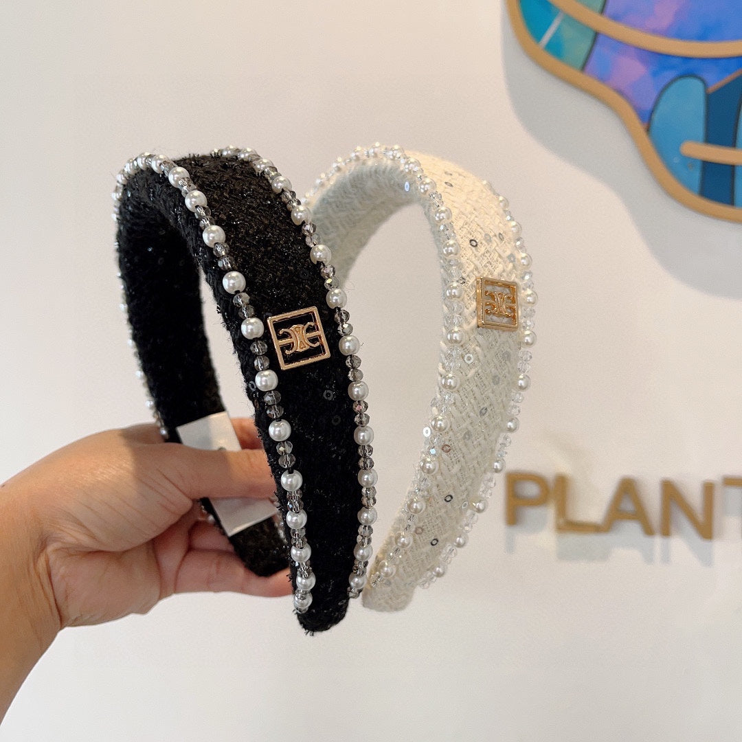 WHITE TWEED WITH PEARL HAIRBAND 412431