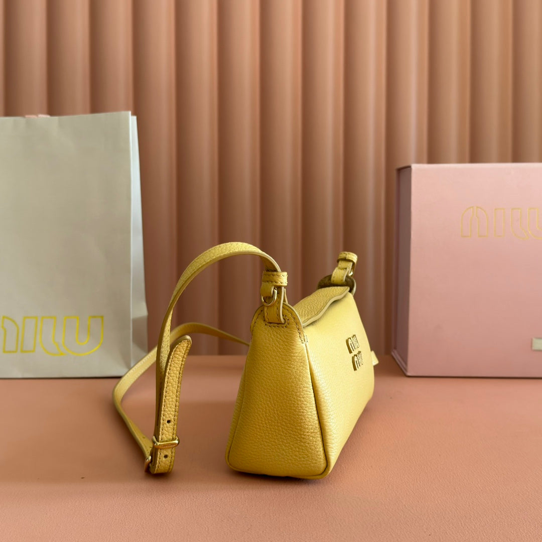 MIUMIU 26S POUCH BAG 18 IN YELLOW CALFSKIN GOLD HARDWARE