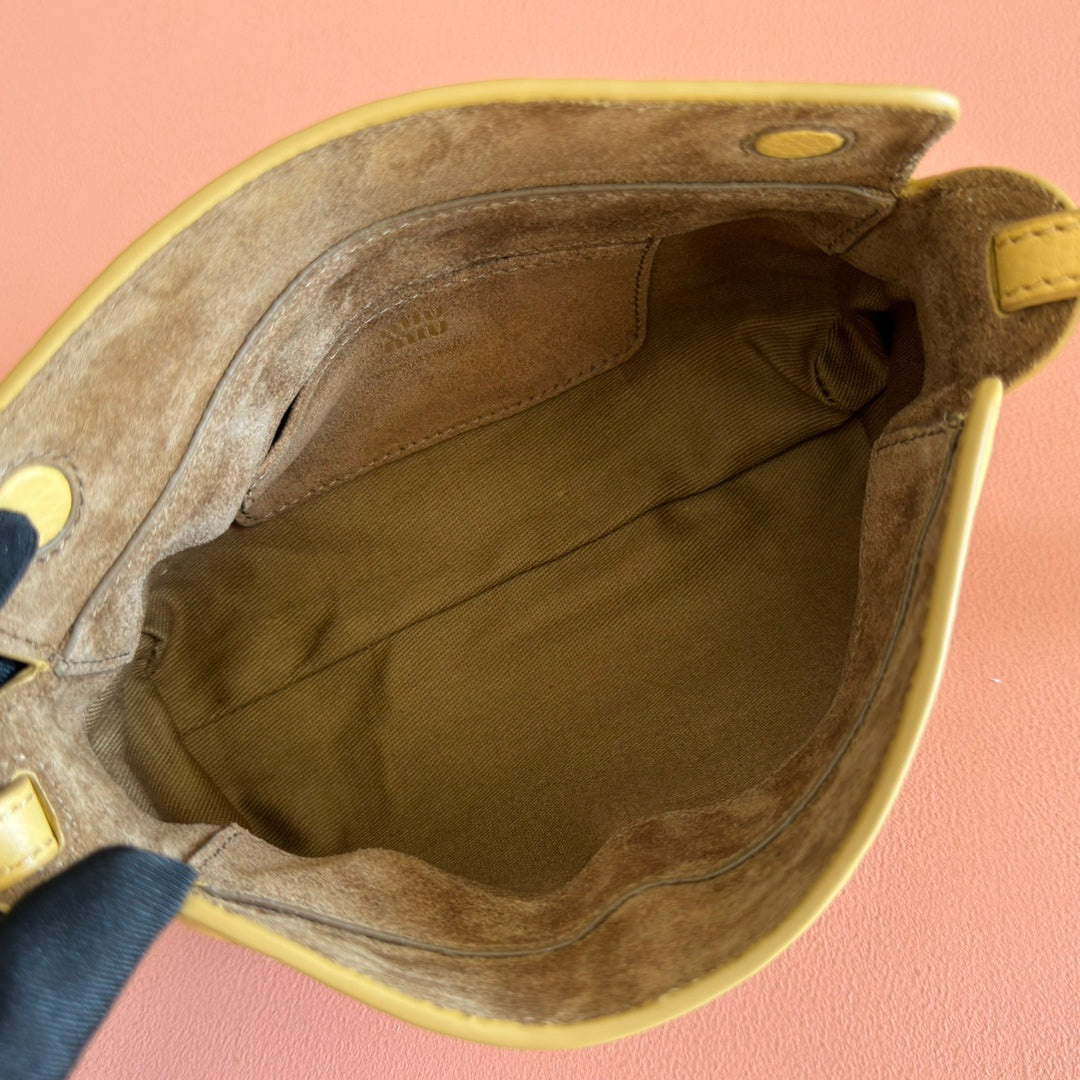 MIUMIU 26S POUCH BAG 18 IN YELLOW CALFSKIN GOLD HARDWARE