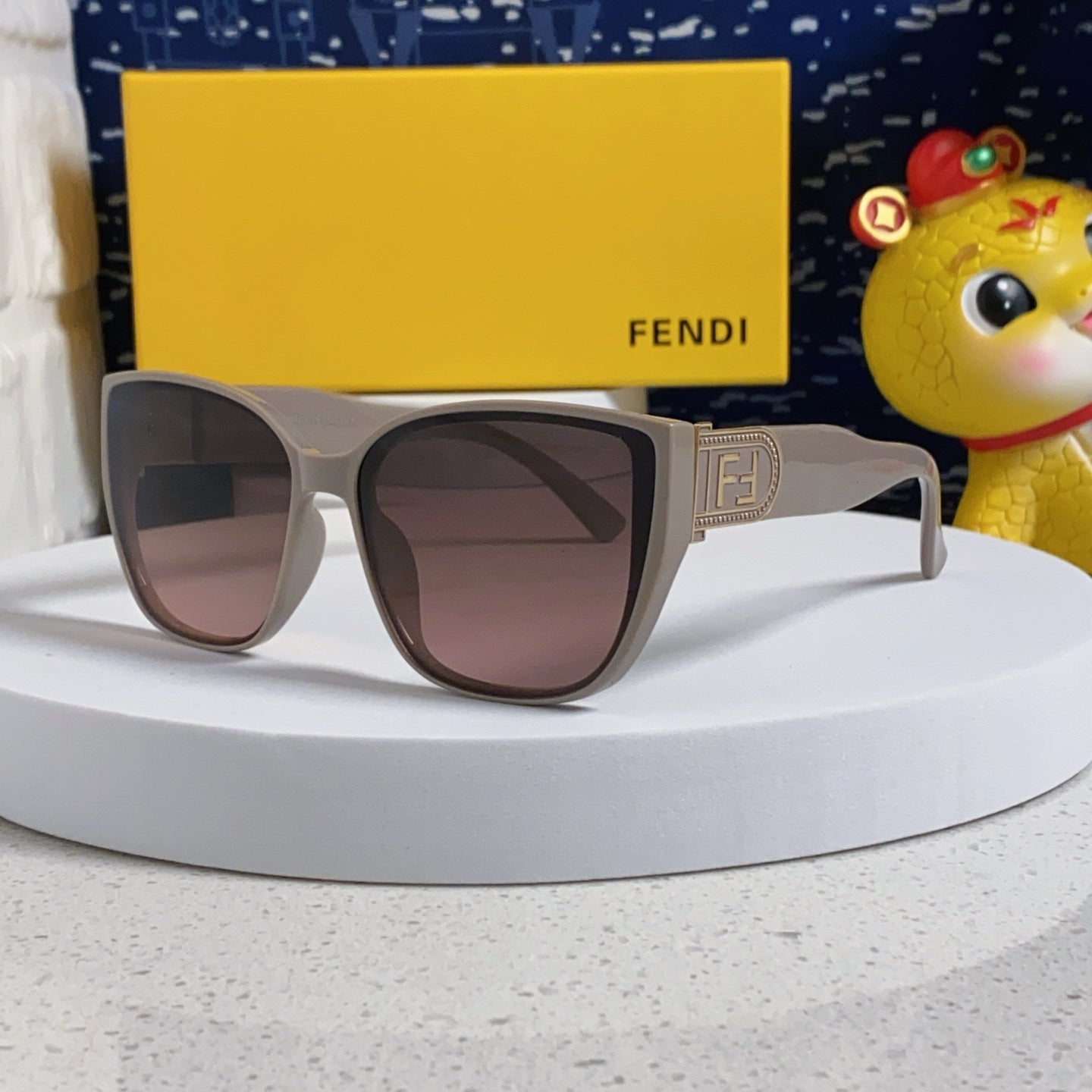 DIAGONAL CHUNKY SQUARE FRAME SUNGLASSES 543494 IN ACETATE