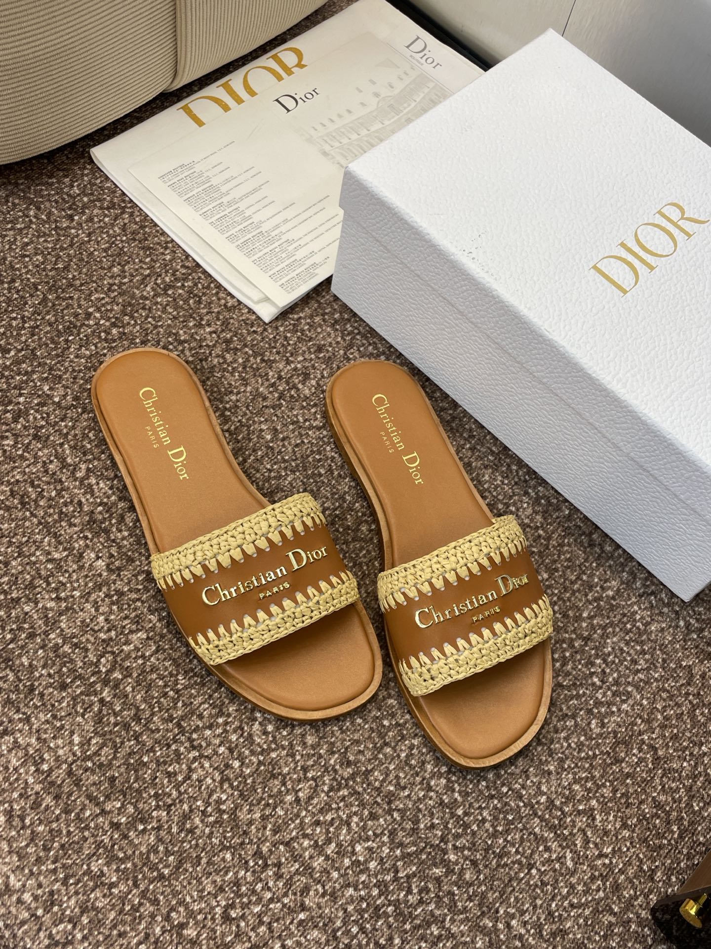 DIOR 25S D-LANE SLIDE CAMEL CALFSKIN AND NATURAL BRAIDED RAFFIA