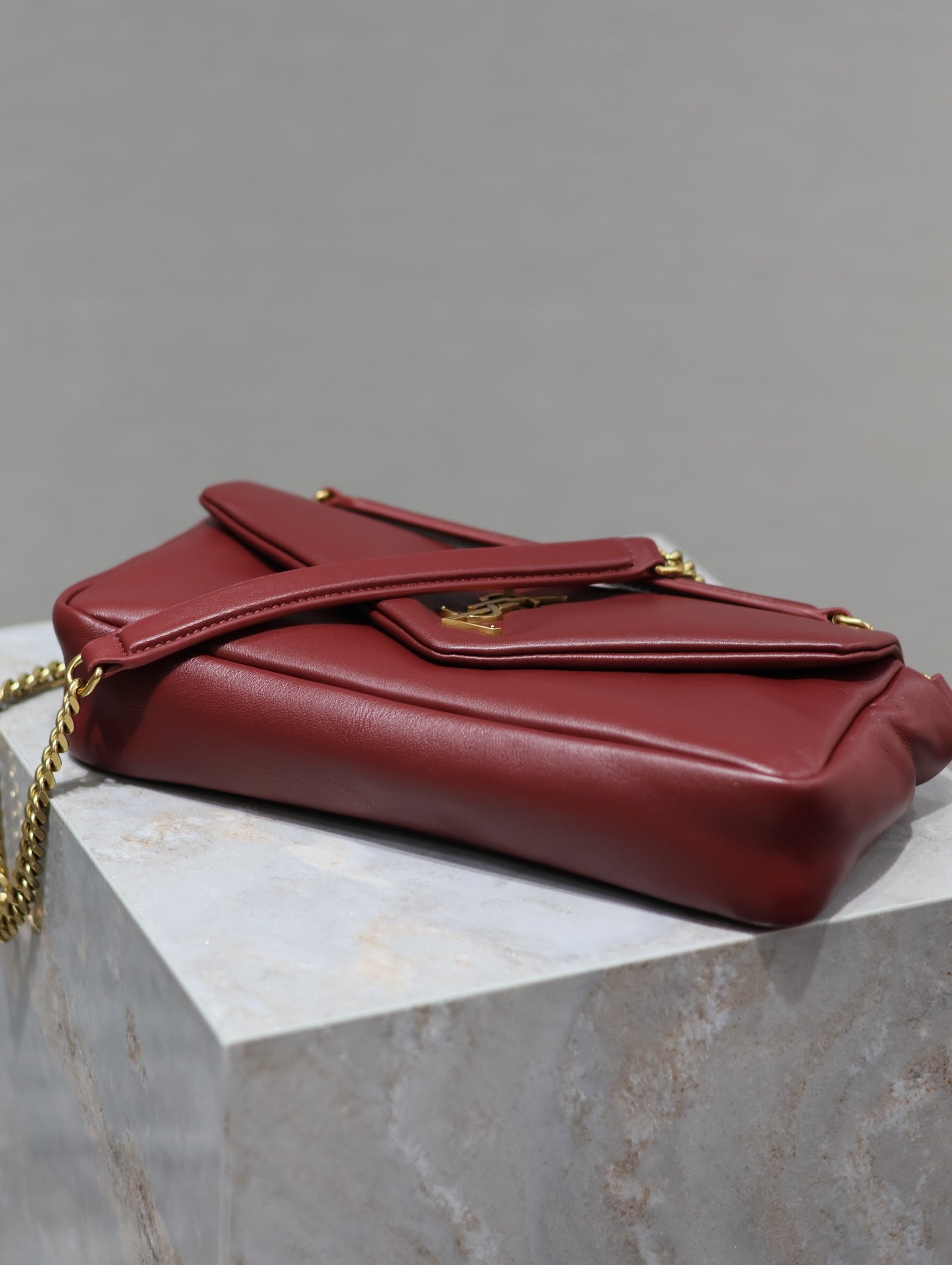 YSL 25S CALYPSO HANDBAG 26 IN BURGUNDY LAMBSKIN GOLD HARDWARE