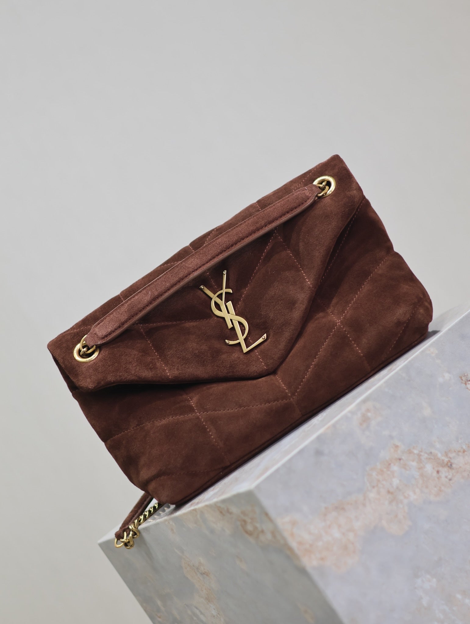 YSL 25S LOULOU PUFFER MM 29 IN DARK BROWN SUEDE GOLD HARDWARE