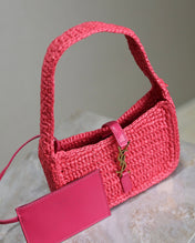 LE 5 À 7 BAG  19 IN MAGENTA PINK WOVEN RAFFIA