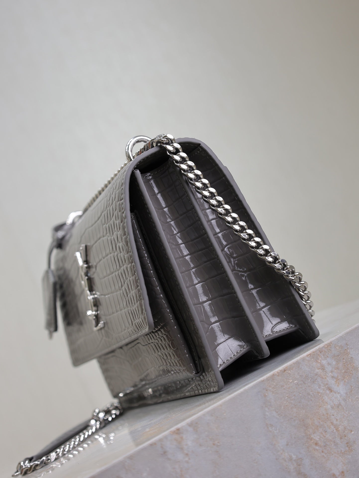 YSL 25S SUNSET MEDIUM 22 IN DARK GRAY CROCODILE-EMBOSSED SHINY CALFSKIN SILVER HARDWRE