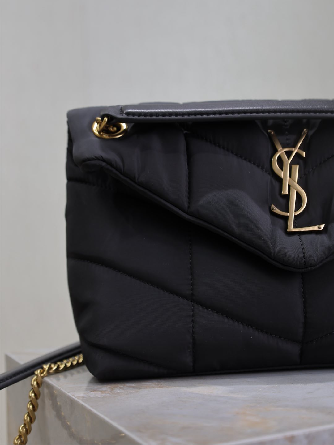 YSL 25S LOULOU PUFFER MEDIUM 29 IN BLACK NYLON