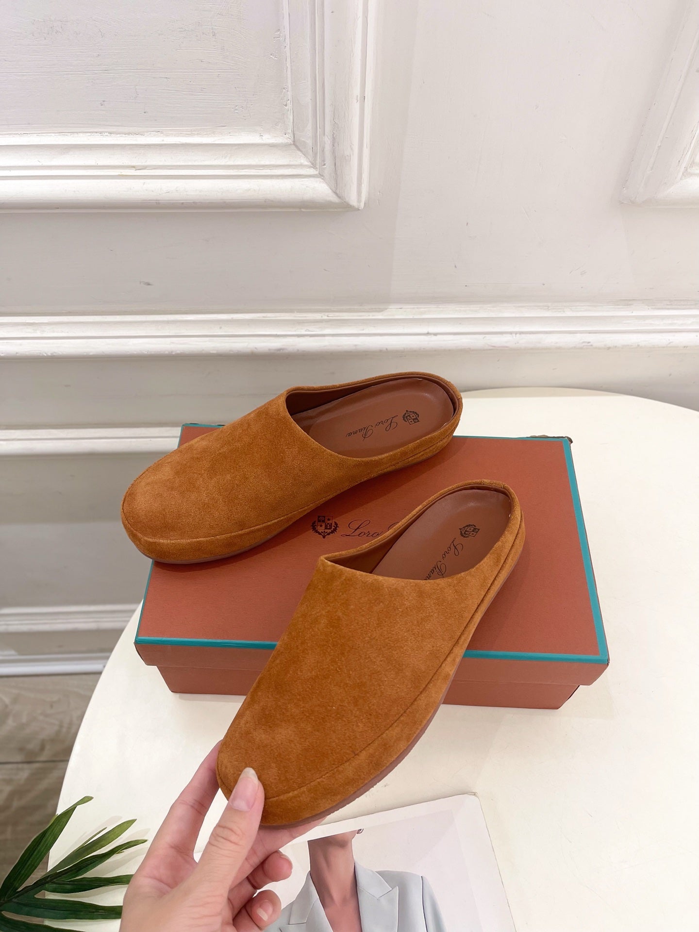 LP 25S MULES IN BURNT ORANGE SUEDE